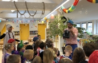 C0D9282A-966E-42C8-AED1-D7124B1A1766