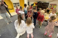 482f66f2-ba78-4523-88b2-27c49840c3fe